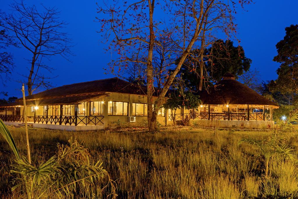 Hotel Siddhartha Wildlife Retreat Meghauli Esterno foto