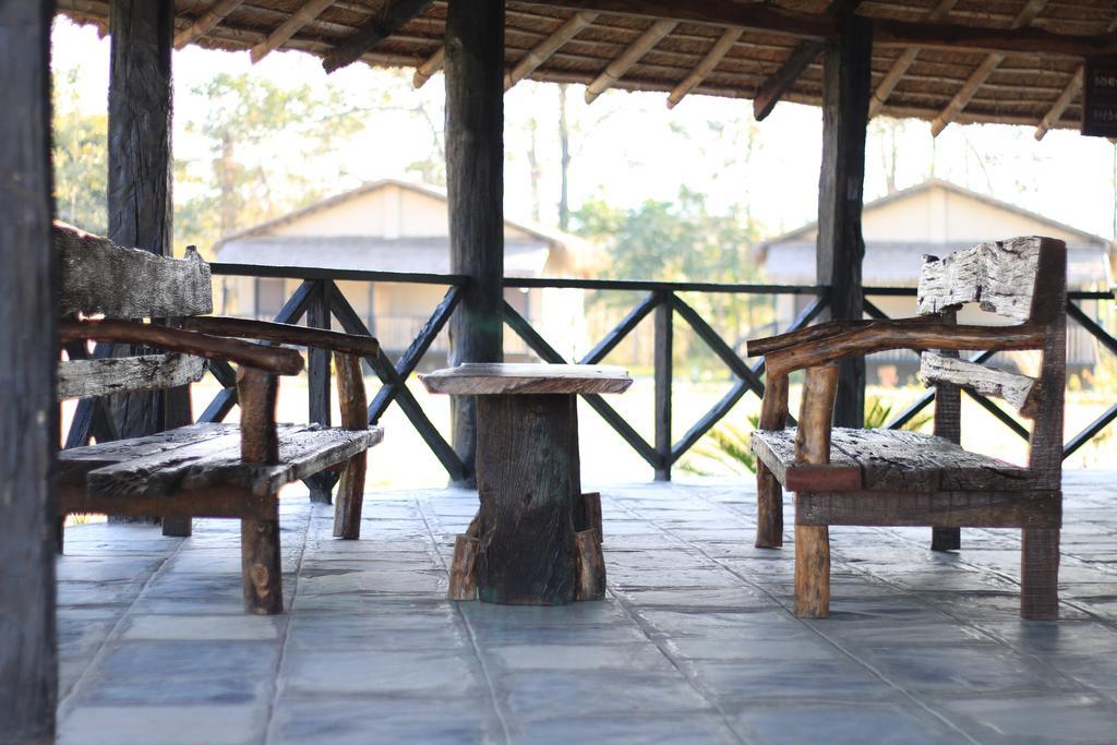 Hotel Siddhartha Wildlife Retreat Meghauli Esterno foto