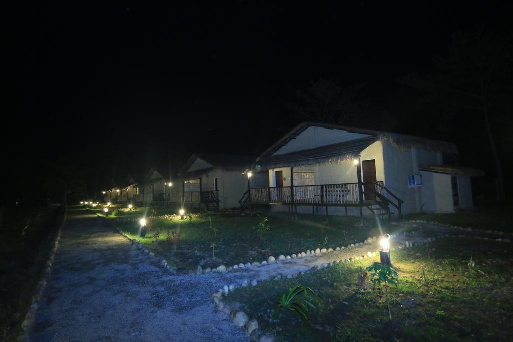Hotel Siddhartha Wildlife Retreat Meghauli Esterno foto