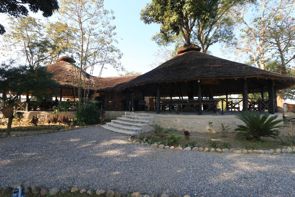 Hotel Siddhartha Wildlife Retreat Meghauli Esterno foto