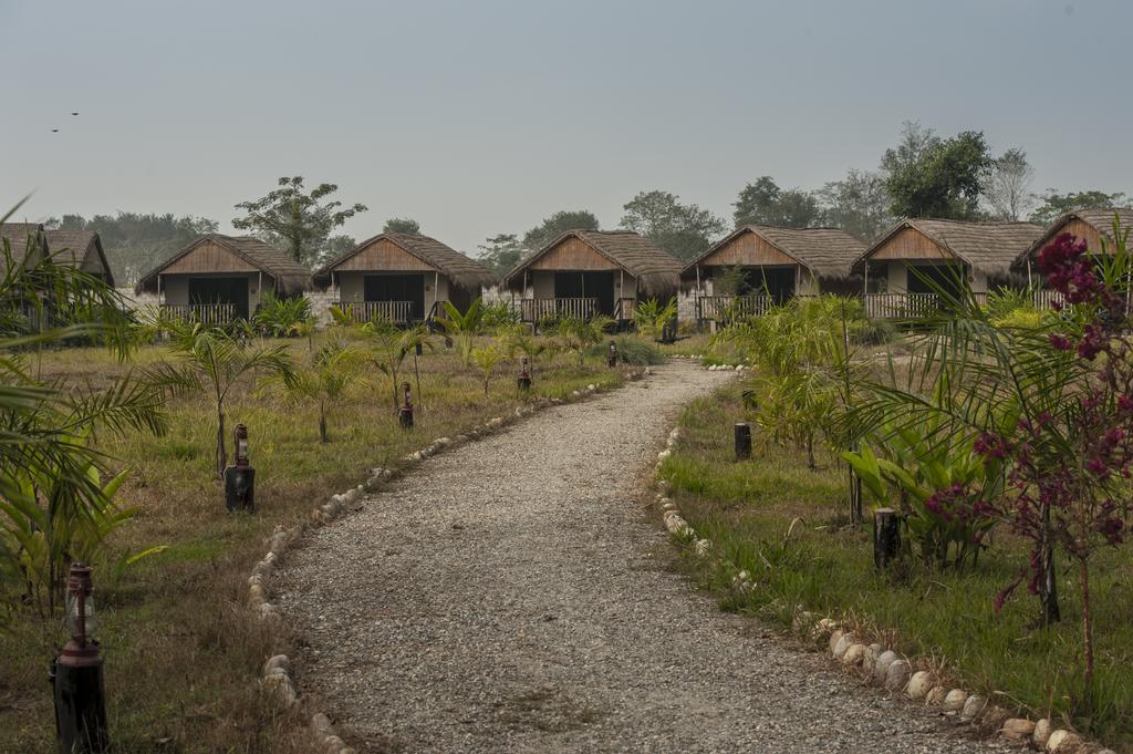 Hotel Siddhartha Wildlife Retreat Meghauli Esterno foto