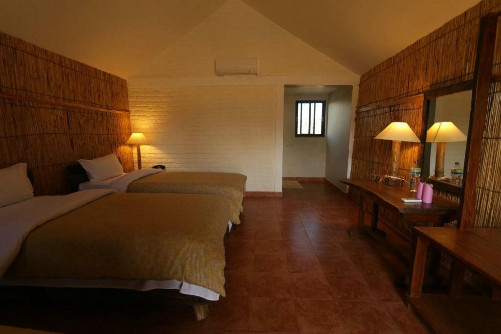 Hotel Siddhartha Wildlife Retreat Meghauli Esterno foto